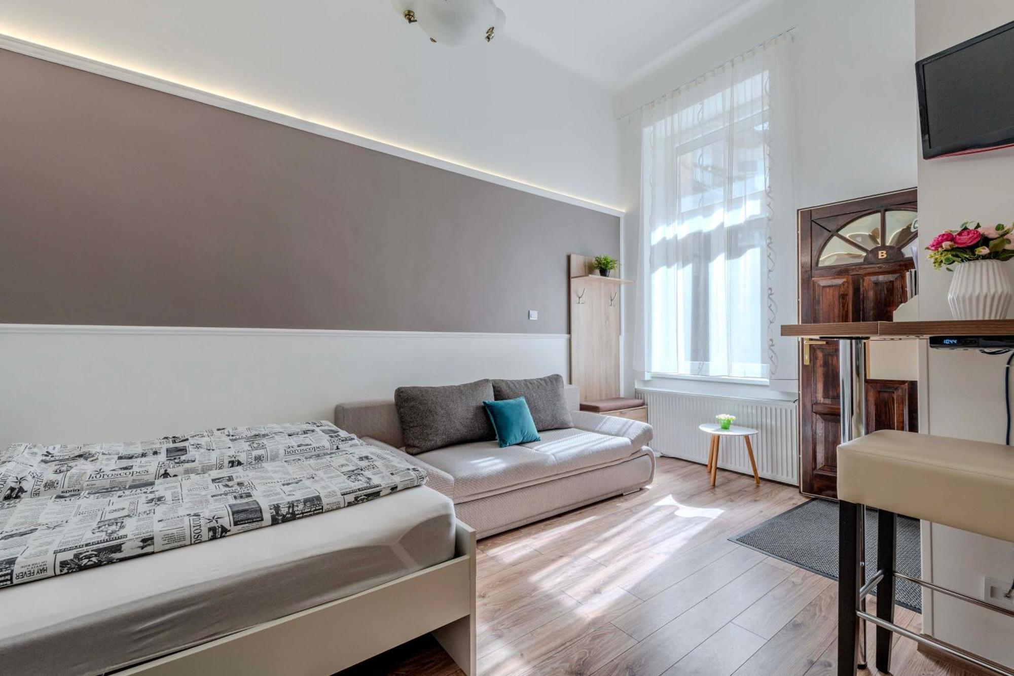 Mirage Apartments Vaci Street บูดาเปสต์ ภายนอก รูปภาพ