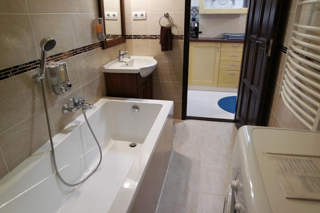 Mirage Apartments Vaci Street บูดาเปสต์ ภายนอก รูปภาพ